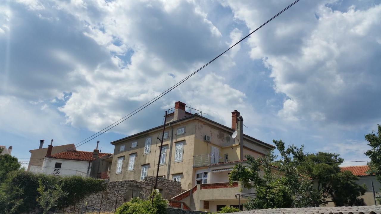 Apartment Palazzo Sare Vrbnik  Exterior foto